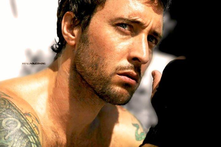 Happy birthday Alex O\Loughlin!
I wish you an awesome day surrounded by your Ohana!  