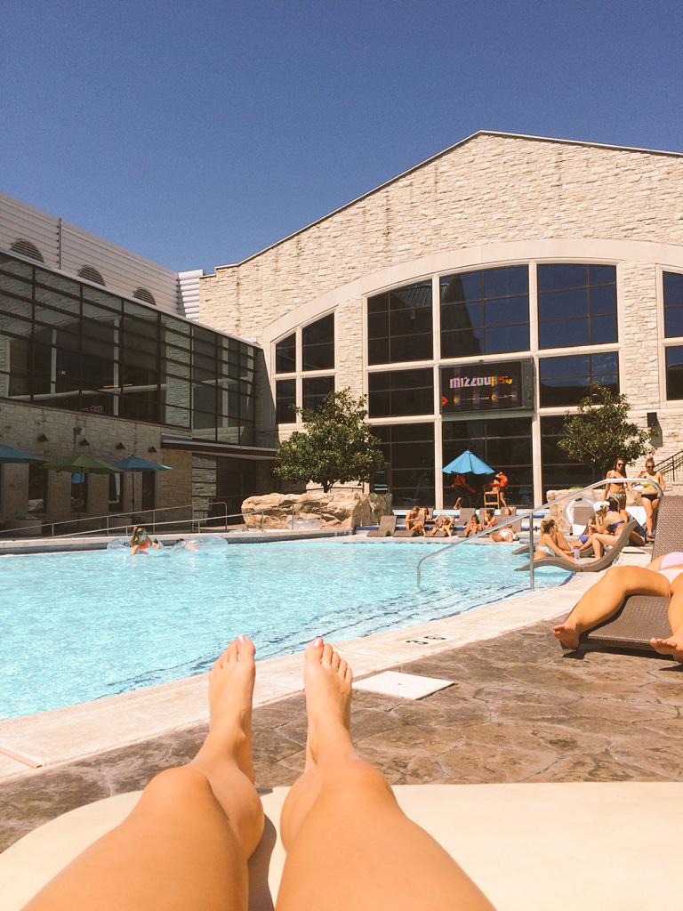 knorton101's tweet image. College is so hard. #firstdayproblems #MIZ