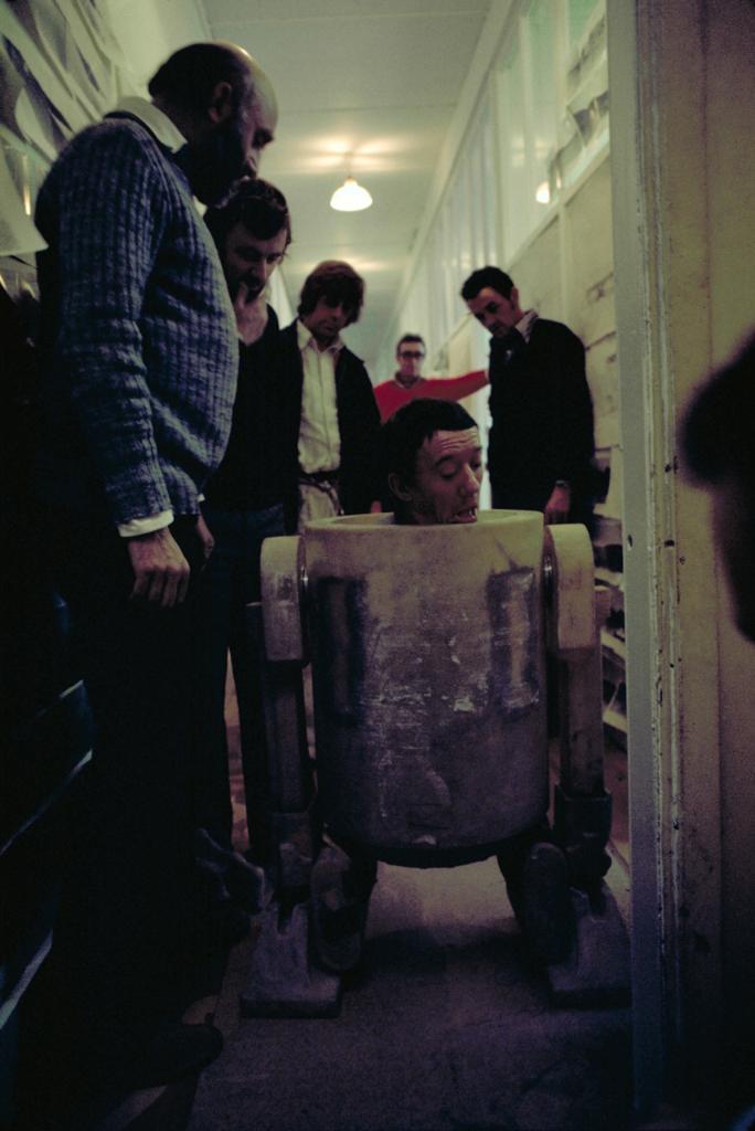 Join us in wishing a happy 81st birthday to the legendary actor behind R2-D2 & Paploo, Kenny Baker! 