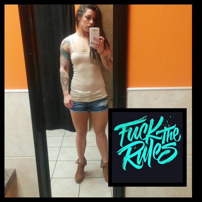 Abs were pokeing through my tank this morning 🙋💁 soweet😜 http://t.co/VR6TKjkDER<a href="/tag/letsgetweird"class="tags"><span>#letsgetweird</span></a>