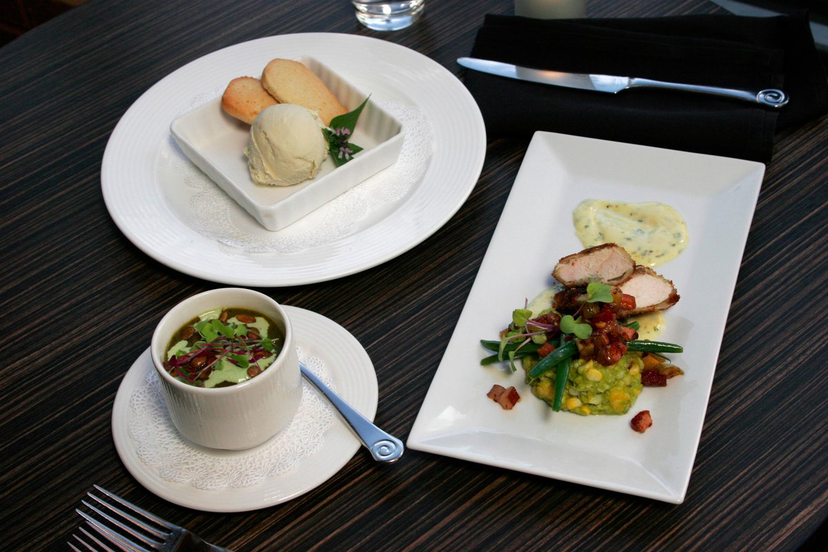 undercurrentgso's tweet photo. We're proud to participate in #dGSO Rest. Week benefiting @DowntwnGreenway! http://t.co/VJKNyaCzNu #dgsoeats http://t.co/bChOCJjXUM