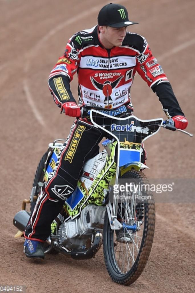 RobinsUpdates's tweet photo. Keep fighting boys #speedwayfamily @D_Dublu_racing @LewisKerrRacing http://t.co/xGzv4jGMaC