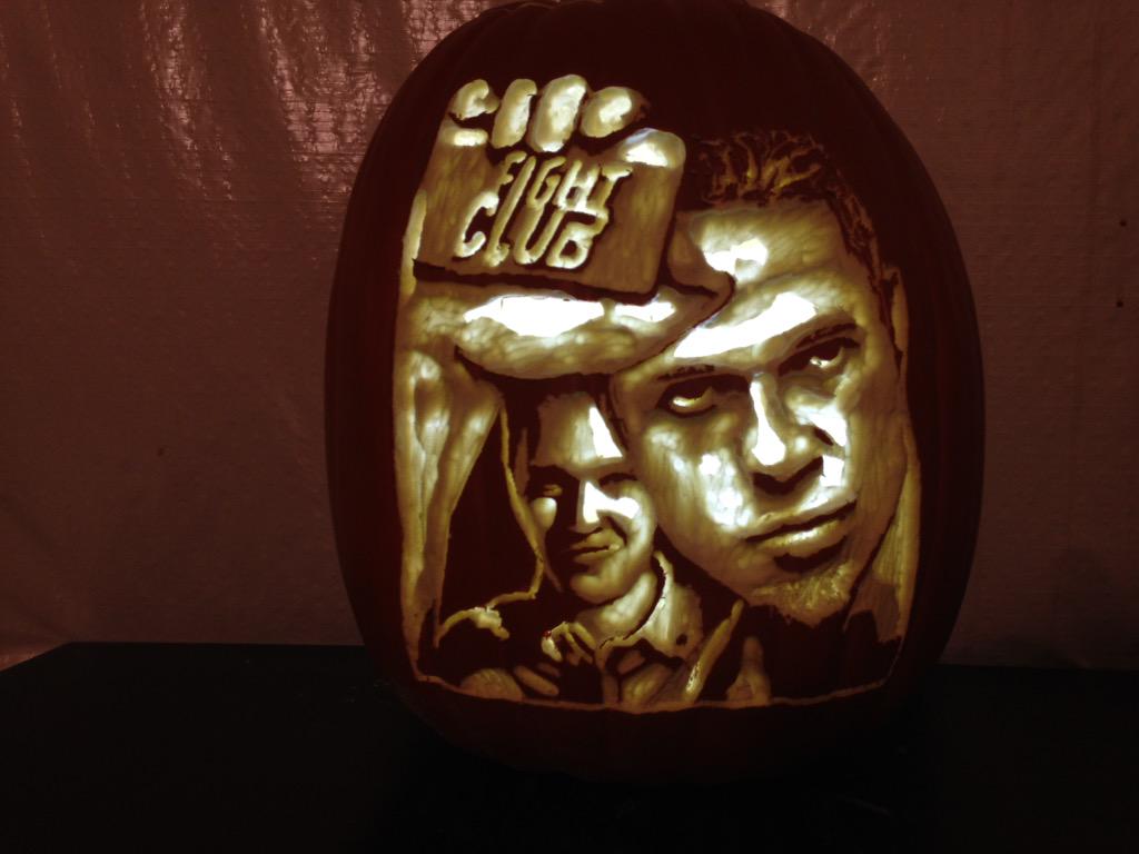 Check out my pumpkin carve tribute to #fightclub <a href="/fightclub/">Fightclub 🥊</a> .. <a href="/BradPittsPage/">Brad Pitt</a> .. One of best movies all time