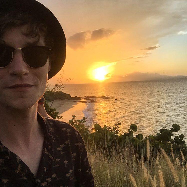 ffsnikoarchive's tweet photo. sunsets. 🌆 http://t.co/1Z6NNyyDHu