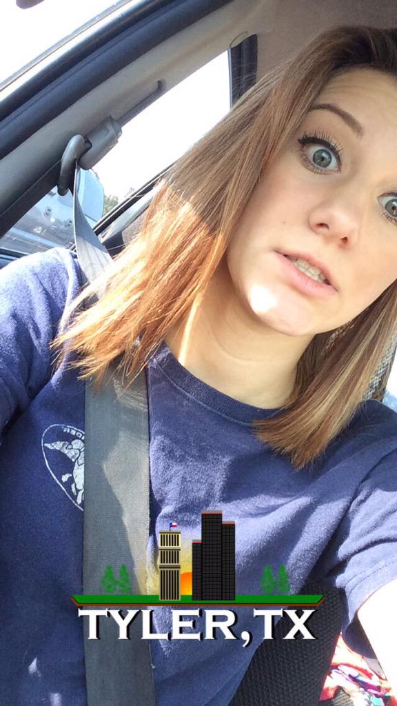 caitlyn_noel4's tweet photo. First day of college was pretty lit🔥👌 #UTT19 http://t.co/Y93WC08Jk0