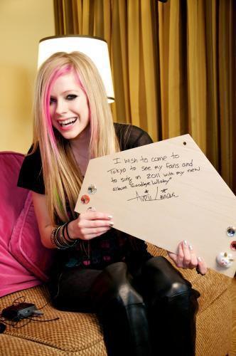 She is the most amazing person We've ever met. LBS love <a href="/AvrilLavigne/">Avril Lavigne</a> and she loves LBS! #WeWillAlwaysLoveAvril
