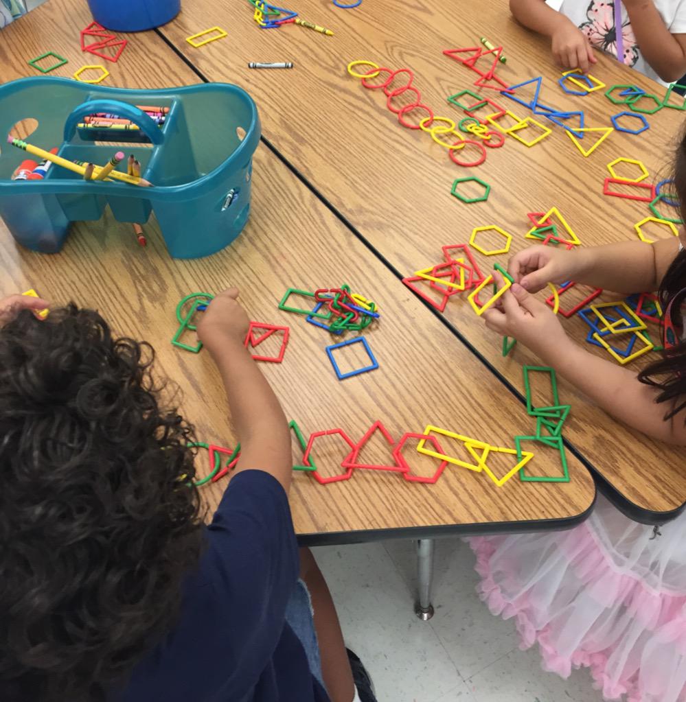 KinderGators134's tweet photo. First day of Kindergarten fun! We met so many new friends today at school! #firstdaybroward #backtoschool #kinderchat http://t.co/AW1lY1VOjs