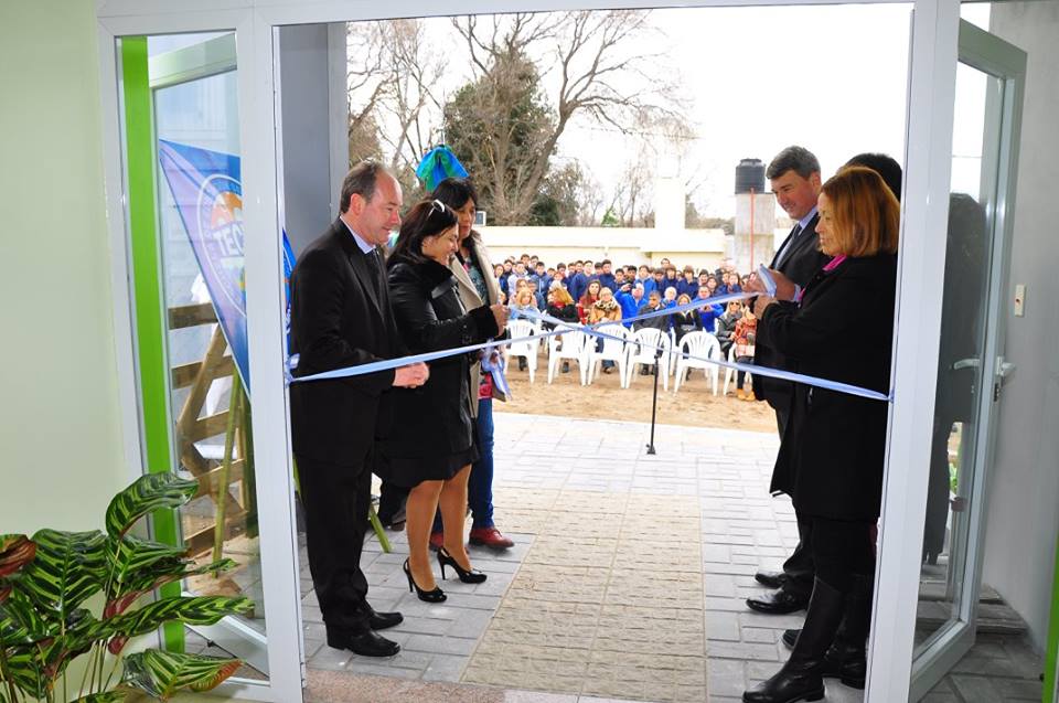CIIEBahiaBlanca's tweet photo. REGION XXII: Se inauguró el edificio de la E.S. Técnica Nº 1 de Monte Hermoso.@ciieba @BAeducacion @equipocoordciie http://t.co/VZsnjNh8Kj