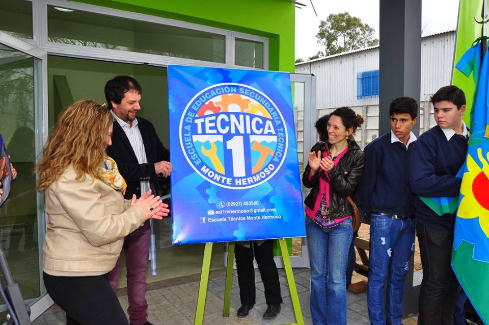 CIIEBahiaBlanca's tweet photo. REGION XXII: Se inauguró el edificio de la E.S. Técnica Nº 1 de Monte Hermoso.@ciieba @BAeducacion @equipocoordciie http://t.co/VZsnjNh8Kj