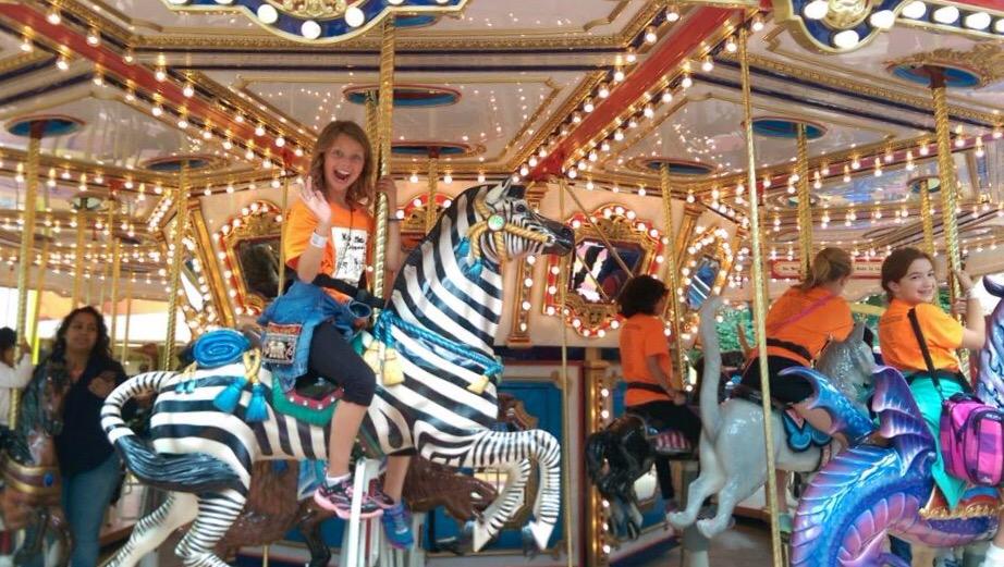 SLPKidsPlace's tweet photo. Grades 4-5 visited @mallofamerica today. Lots of smiles. http://t.co/qQ4tDsKFQz