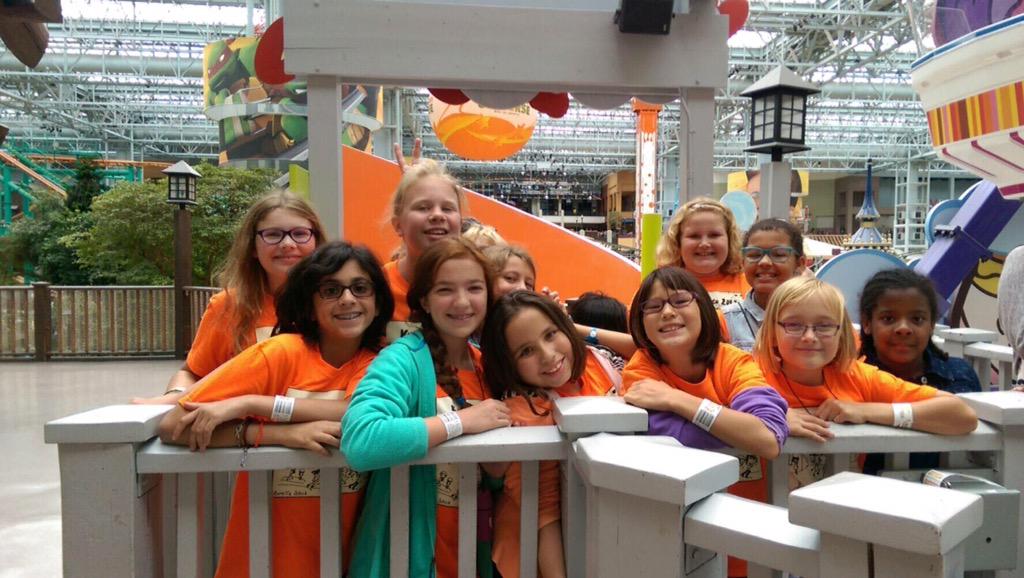 SLPKidsPlace's tweet photo. Grades 4-5 visited @mallofamerica today. Lots of smiles. http://t.co/qQ4tDsKFQz
