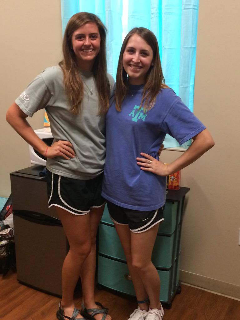 rachelu97's tweet photo. #hullahome @cat_pieratt ππΌ http://t.co/s8KjhlpBIU