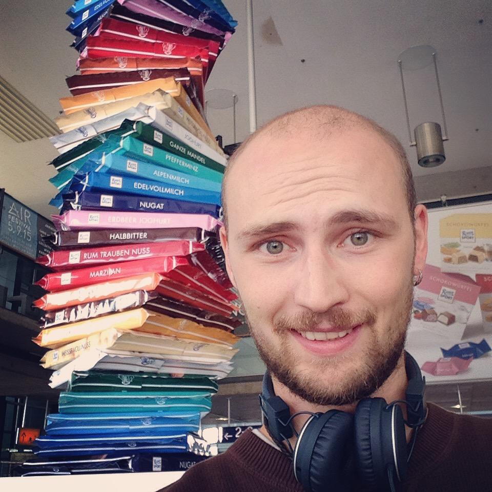 The_Gibinis's tweet photo. #selfie #selfietime #selfiechallenge #captureChallenge
#chocolate #rittersport
#selfiesForQ
#FeelingOfJoy #Gibini http://t.co/lZjZIIJfvQ