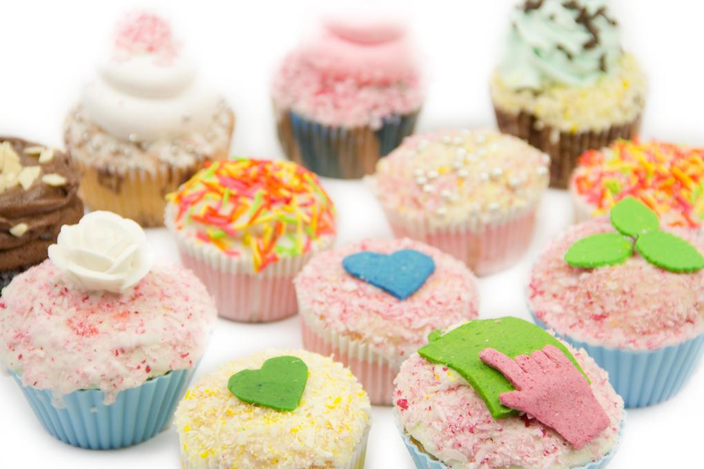 wonsltd's tweet photo. Celebrate @BritishBakeOff with some fab bakeware to help create your own Showstoppers! http://t.co/LkAhQabcXK http://t.co/PzUdpZczg1