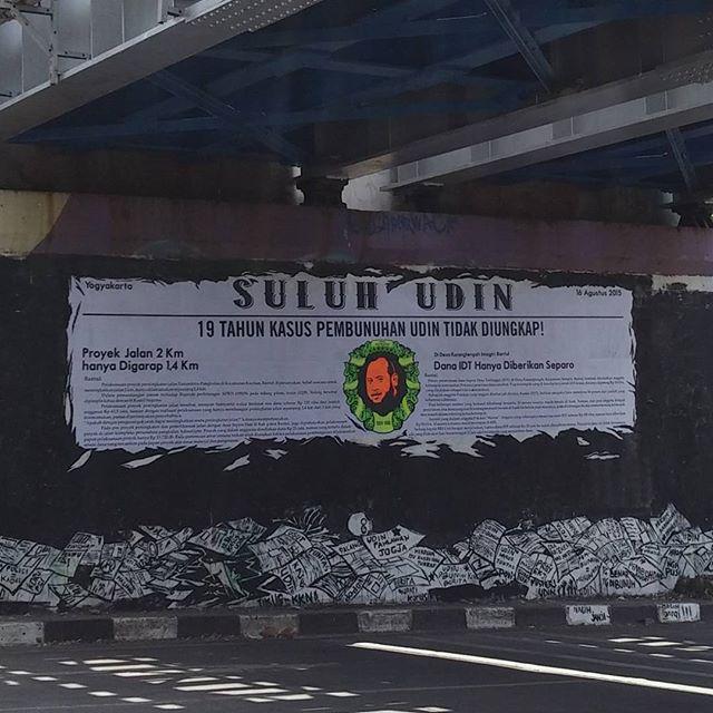 aryowg's tweet photo. Suluh Udin, Jembatan Kewek, Yogayakarta, 21 Agustus 2015 #latepost #udin #melawanlupa http://t.co/aIarnVmLWP