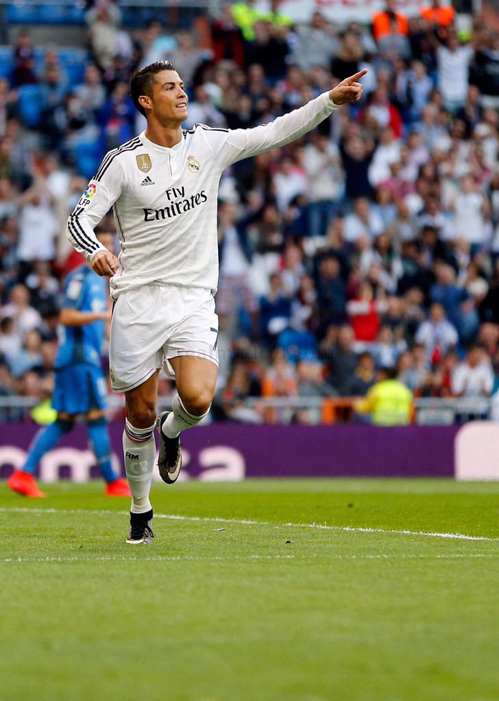 TheCristianoFan tweet picture