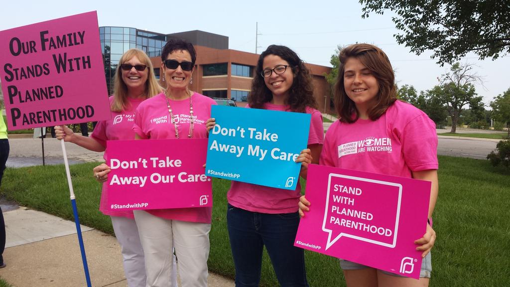 PPGreatPlains's tweet photo. Want to do more to show you #StandWithPP? Nows your chance to #PledgeAProtestor: http://t.co/S98KheAYpa http://t.co/pBfJw7xgEO