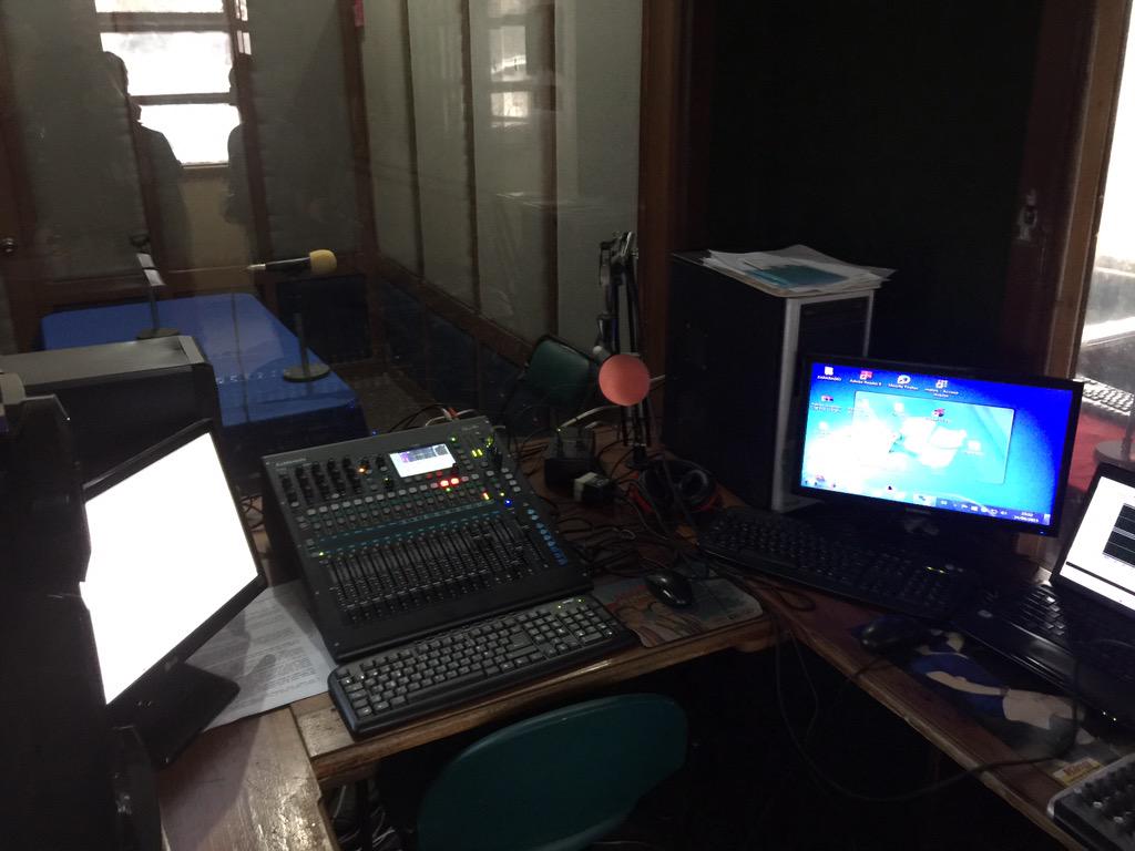 fortizvizuete's tweet photo. Con amigos de radio La voz del Arutam @RadioArutamEc  Piedad, Flavio y Luis http://t.co/c3bC3Q4D5R