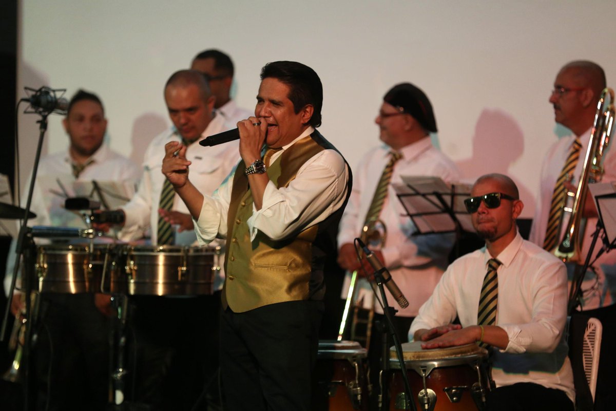 CulturaenCantv's tweet photo. Lee y comparte la reseña sobre @CheoValenzuela hecha por nuestros amigos de @correoorinoco http://t.co/gFwV41qLpa http://t.co/6BRKkJlkr9