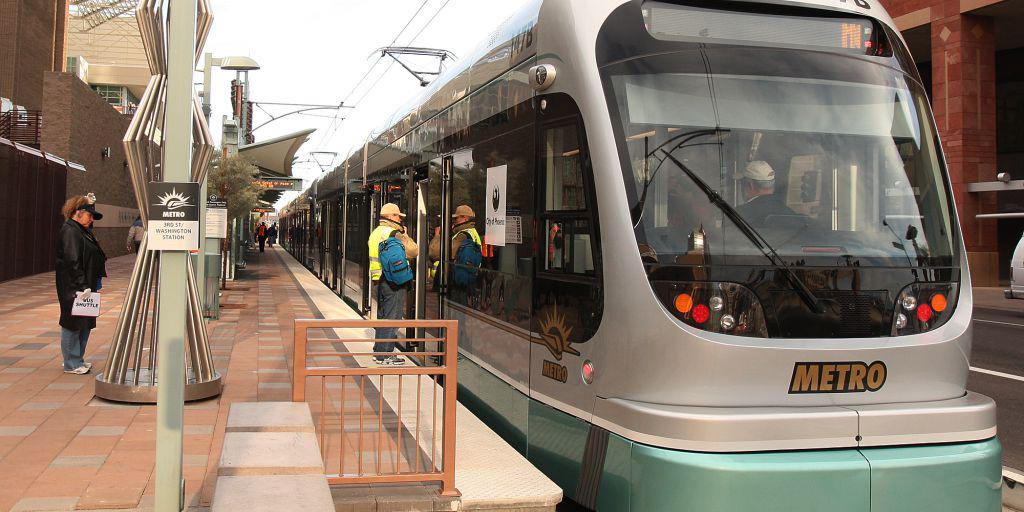 splinter_news's tweet photo. An important transit vote could help connect and transform sprawling Phoenix http://t.co/U2JUeyFZVT http://t.co/WcoEKw6dV9