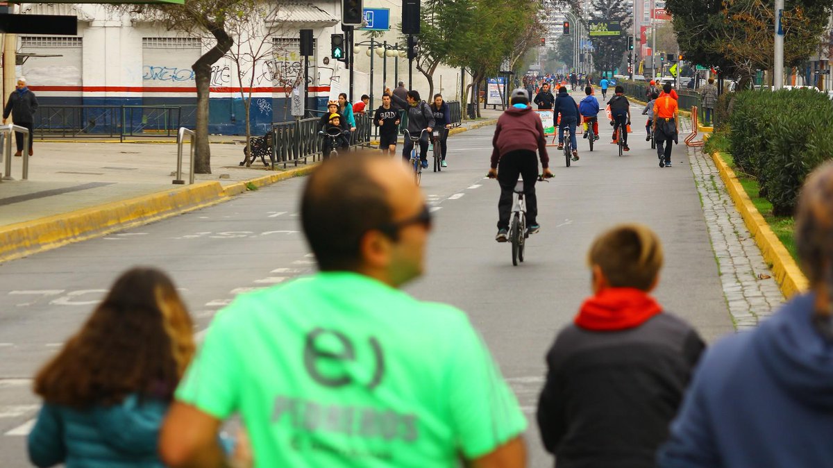 ciclorecreovia's tweet photo. Si estuviste ayer en @ciclorecreovia, este lunes debió ser menos pesado. Si no estuviste.... lo lamentamos por tí. http://t.co/pw5FsryVLG