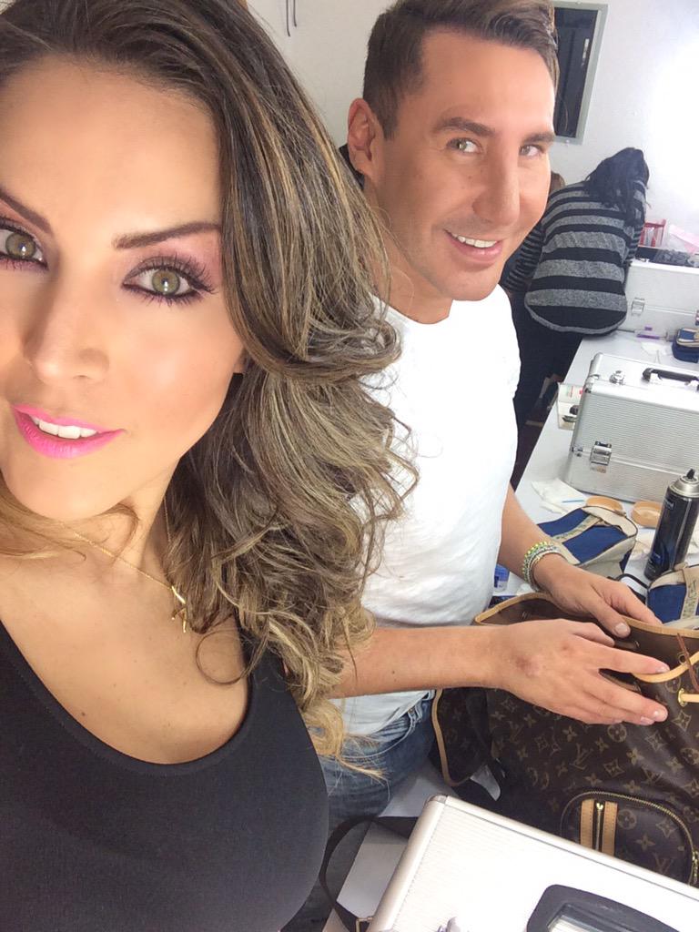 KarlaPineda1's tweet photo. Quien ya esta viendo @nolocuentestv ?! Canal 128 o 28 con @StarsHairExt ahí los espero http://t.co/kpKayJJDXc