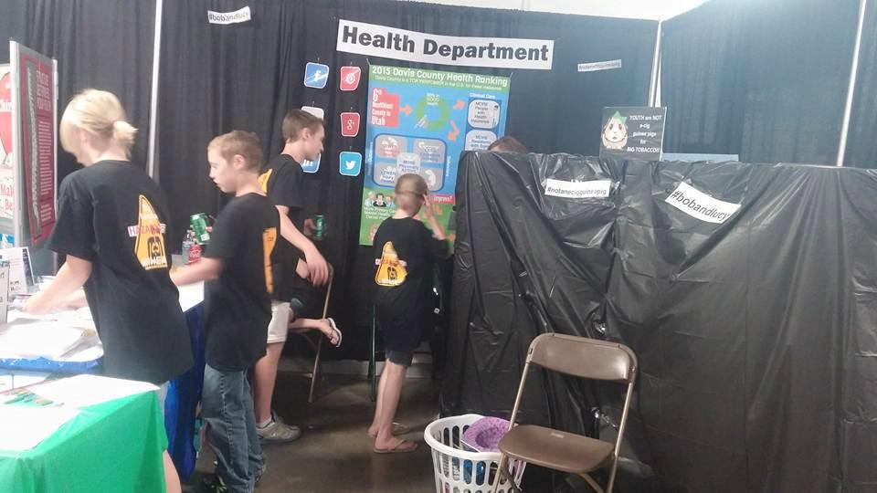 UtahOutrage's tweet photo. Davis County At their COUNTY Fair! Pushing the #DontBeAGuineaPig Movement. Don't be a Guinea Pig.#FinishIt
#UtOutrage http://t.co/VN00yvCnEo