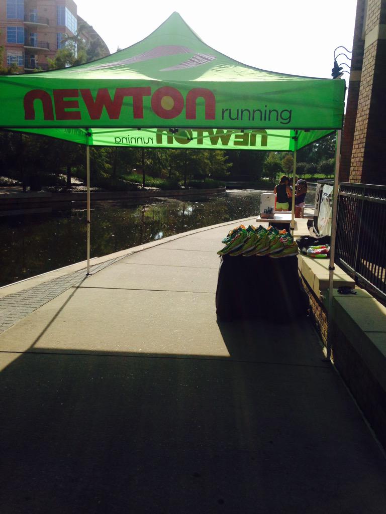Newton_DFW's tweet photo. What's up Woodlands? Come #FeelNewton on the waterway with @TheGoosesAcre1 #FleetFeetHouston http://t.co/bDjdxAF405