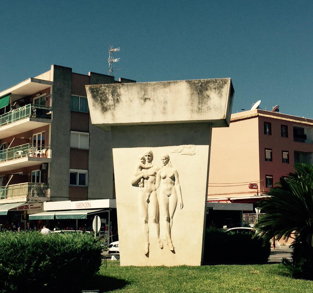 BrutalHouse tweet picture
