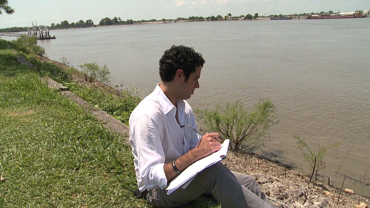 WGNOtv's tweet photo. If you wrote a love letter to New Orleans what would it say? @KennyLopez_TV #LoveWriteLight http://t.co/jHhBuJhKyU http://t.co/8BVC2QcWh8
