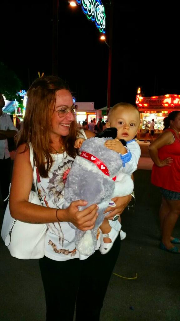 scf290685's tweet photo. Cuando tu eres feliz..mi felicidad es incalculable!! http://t.co/wAxzHNdwJd