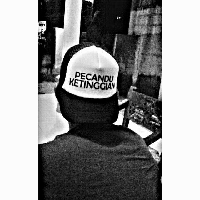 MuhammadAfridho's tweet photo. Slmt pagi para pecandu ketinggian☕ http://t.co/okeSO23c2C