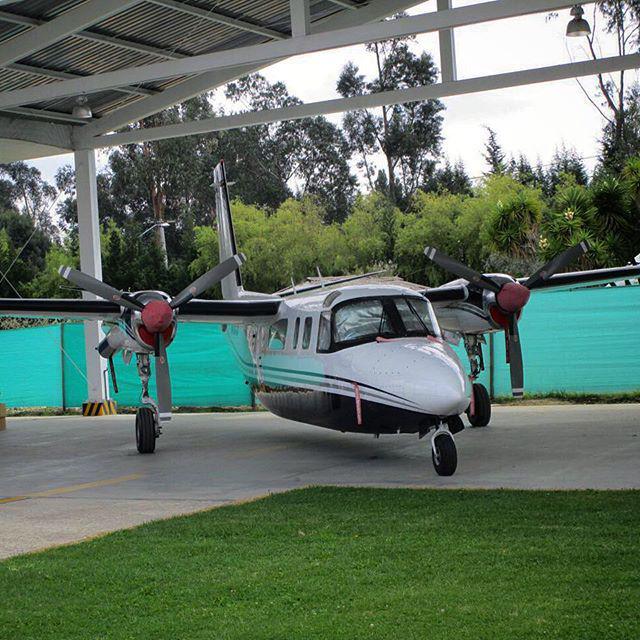 DeltaBravo33's tweet photo. Instagram : by daviddiair - "N15CD" #AeroCommander #Rockwell #TurboCommander #690A #AeroclubDeColombia #future_avia… http://t.co/cmqASicLP6