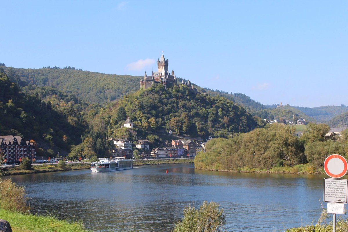JSNorthBound's tweet photo. Some more Germany for ya #Mosel #cochem #germany http://t.co/6dYCtuR8P2