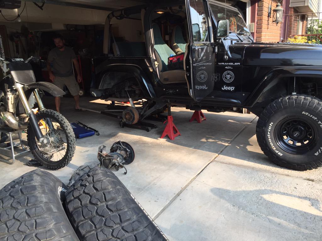 im4est's tweet photo. Dana 35 delete #itsajeepthing #jeeplife #JeepMafia #JeepWave #builtnotbought http://t.co/ShBwp52fsp