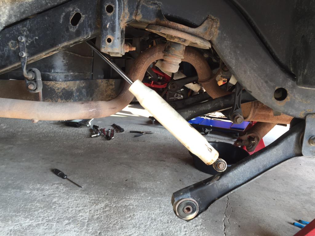 im4est's tweet photo. Dana 35 delete #itsajeepthing #jeeplife #JeepMafia #JeepWave #builtnotbought http://t.co/ShBwp52fsp