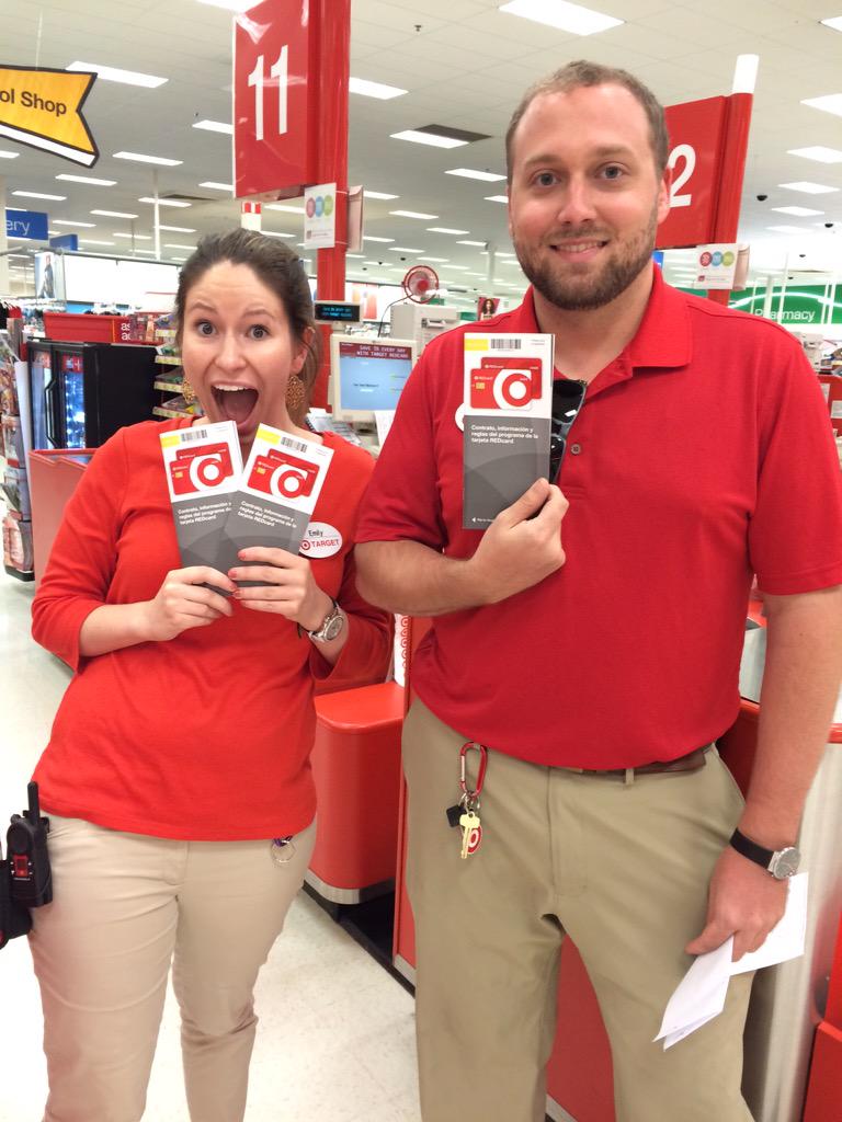 KenFWashington's tweet image. Look at @EmilyforTarget and @JasonAP1536 leading by example as GE and AP helping three guest save 5%! Oh yea!
