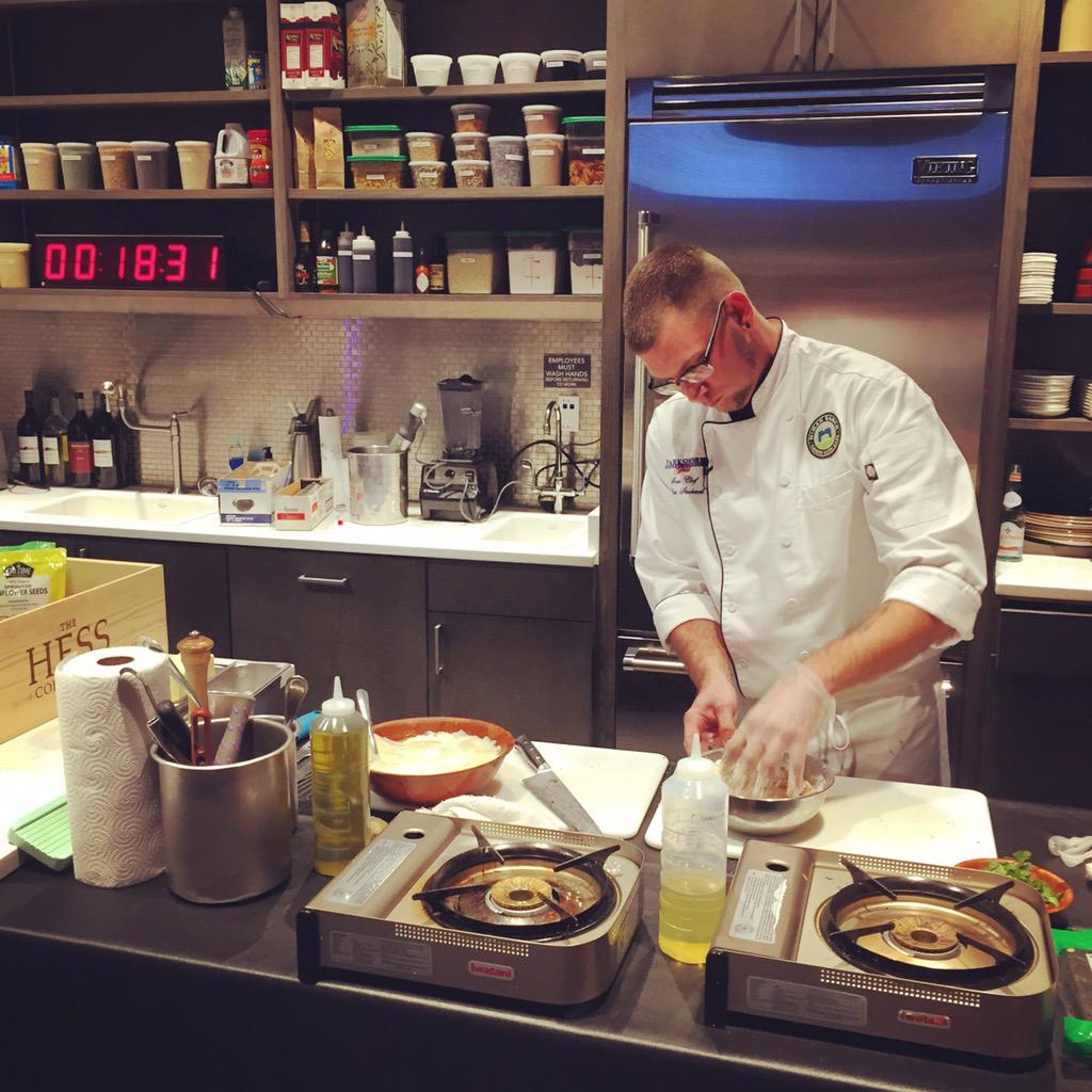 Chef Chris from <a href="/Parkshore_Grill/">Parkshore Grill</a> getting #nori with it for round 1 of #epiccheftb for <a href="/feedingtampabay/">Feeding Tampa Bay</a> 🍱