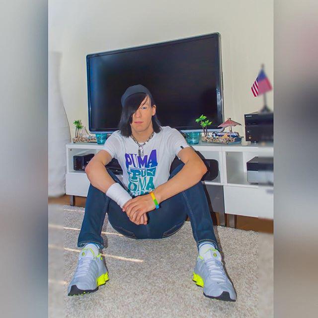 AlphaEmo's tweet photo. good night sleep tight don't let the bugs bite ;) #emo #emonight #emogay #emoqueer #gay #i… http://t.co/9K4nyyrSL8 http://t.co/hgvLirlL9p