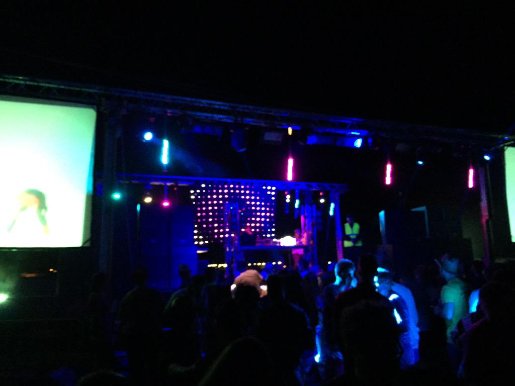 cierrabrebares's tweet photo. @DjMartaRadical a tope!!!! Lo mejor del @wekendfestival http://t.co/LpOOj98cGD