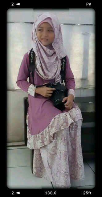 DyahSari's tweet photo. @LITEFM1058 Pagi Om&amp;Tante.Namaku Ghaitsa Kaila Putti Azzahra kls 3C JISc,kt Bunda artiny Putri yg mbawa berkah hujan http://t.co/CQbziyk3yH