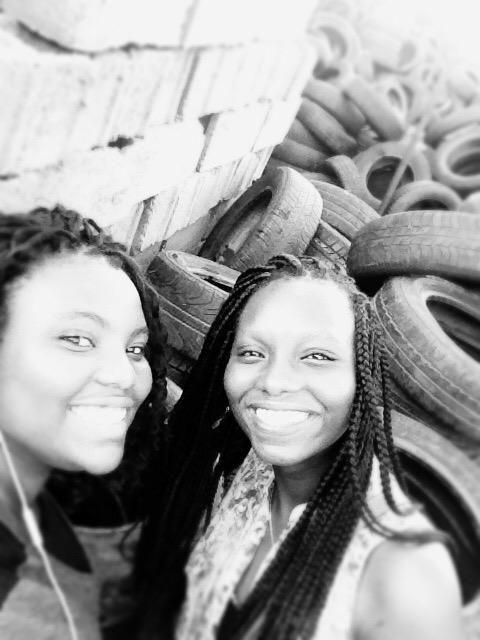 SouadouFall's tweet photo. #TireSelfieChallenge #Ecoverienne #Cover-girls #Kebetu http://t.co/CxzAmHin5S