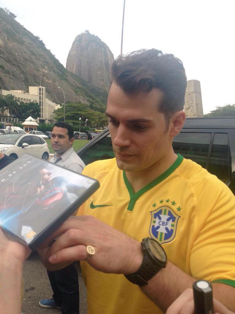 viciosdedivas's tweet photo. Mozaaao veio me visitar #henrycavilbrasil http://t.co/5iFahkeJyx