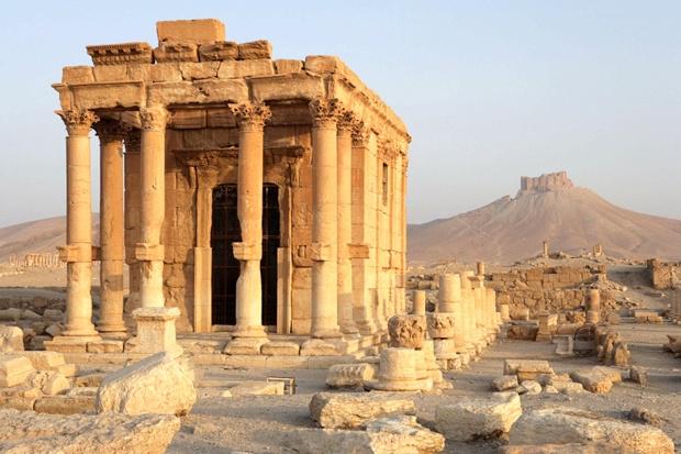 HistoryInPics's tweet photo. This nearly 2000-year-old temple in Palmyra was just destroyed by ISIS. http://t.co/HofZZpXgmH