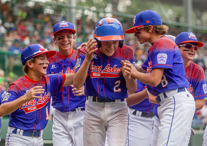 bgdailynews's tweet photo. SLIDE SHOW: Burwash scores go-ahead run as Kentucky beats SC 4-3 in LLWS http://t.co/Cr0BEELsBF http://t.co/z1h1psl177