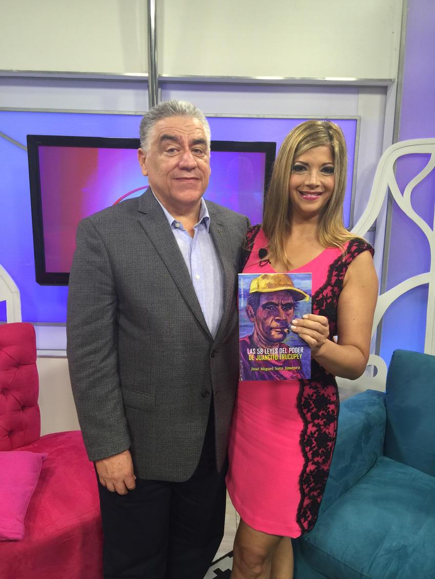 sotojimenezv's tweet photo. Con Adelina Jorge canal 34. http://t.co/CXYgJddy5F