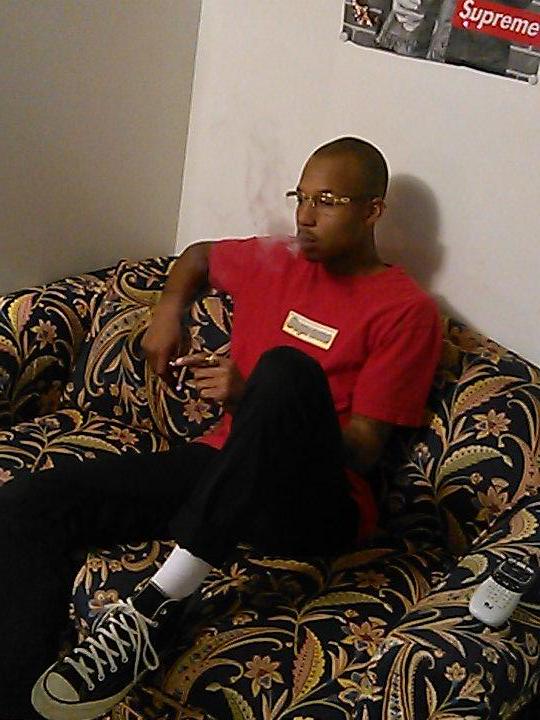 LingKion's tweet photo. Lil bro in here doing a shoot @imuglybrandon http://t.co/iHG0dO7oi4