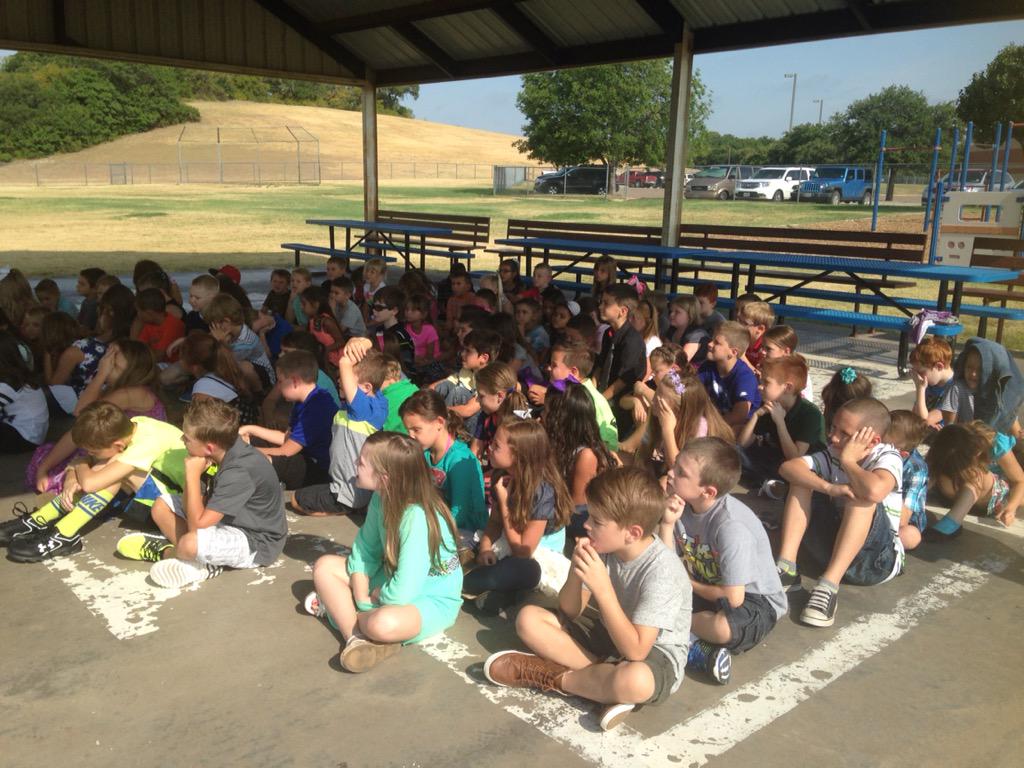Robinson_Roos's tweet photo. First Day Procedures! #Curtis2nd #CurtisES #firstdayroo #whywisd @weatherfordisd @Curtiselem http://t.co/fYKhP2M5sJ