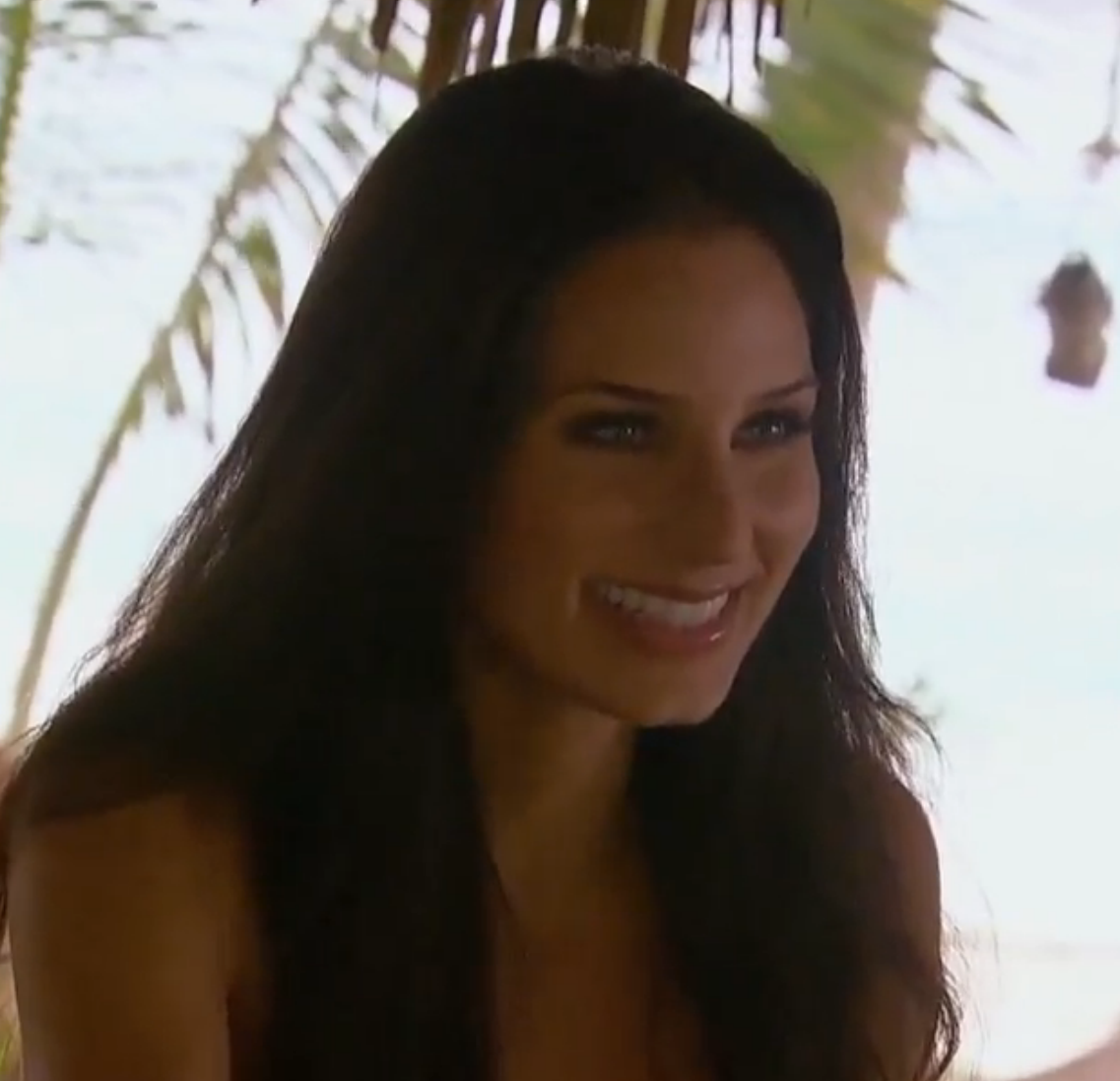 GMA's tweet image. #TextGate is in full force on @BachParadise! #BachelorInParadise