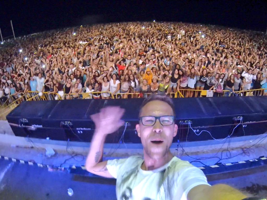 oscarmartinezdj's tweet photo. GRACIAS CÁDIZ!!!
#Gira40HotMix http://t.co/sUrfGeso5r